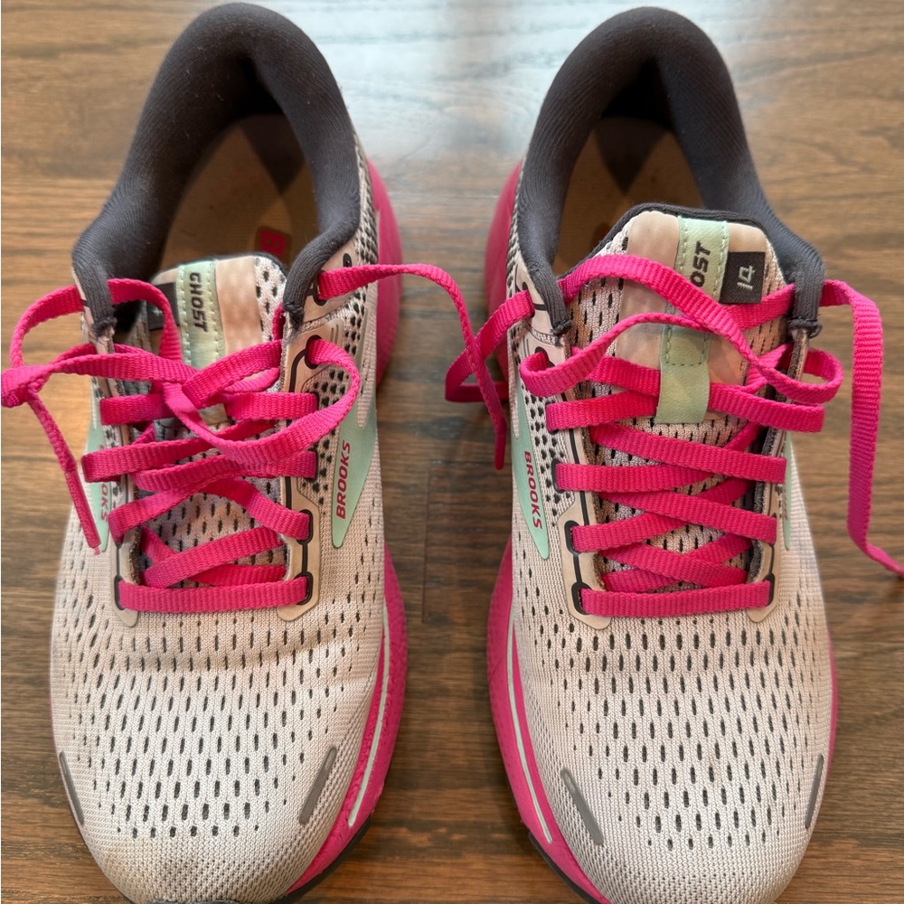 ❗️SOLD❗️Pre Loved BROOKS Women's Ghost 14 Sneakers